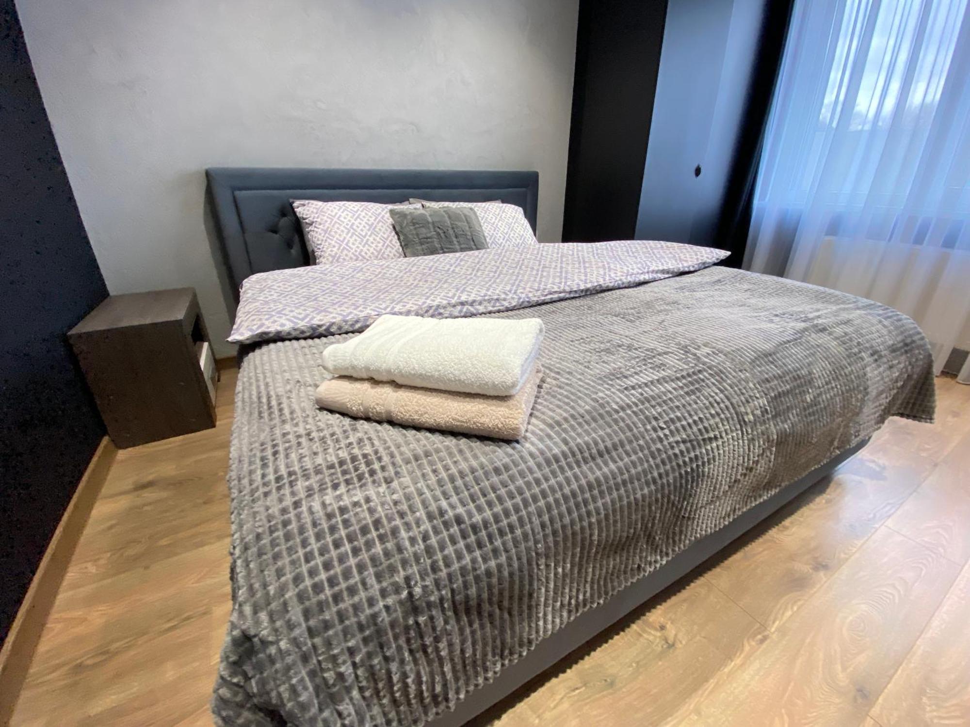 Rentnow Large And Cozy Apartment In The Center, Parking Chişinău Esterno foto